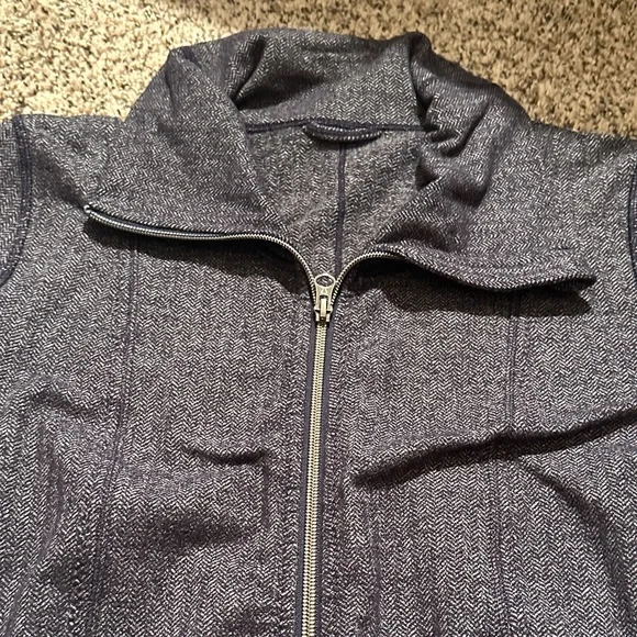 Women's Lululemon Jacket - Picture 2 of 9